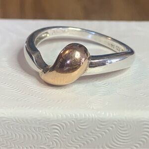 14kt and 925 Silver Teardrop Contemporary Ring.